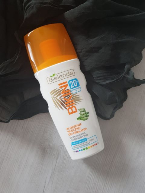 Bielenda Bikini, Aloesowe mleczko do opalania, SPF 20, Nawilżające