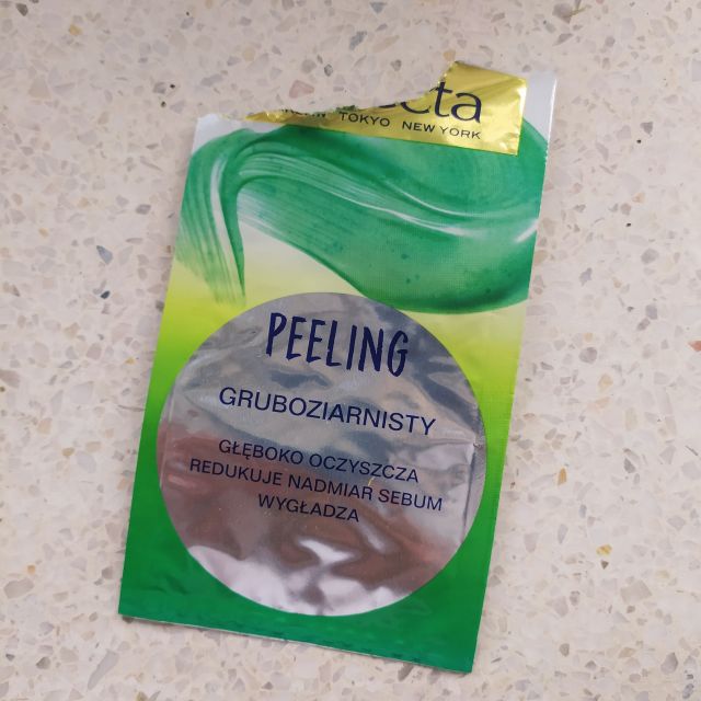 Perfecta Peeling do twarzy, Gruboziarnisty, Głęboko oczyszcza, Redukuje nadmiar sebum i wygładza