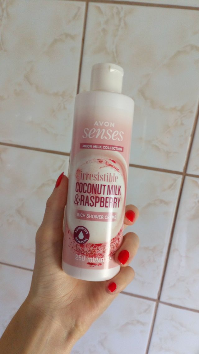 Avon Senses irresistible coconut milk & raspberry, Żel pod prysznic 