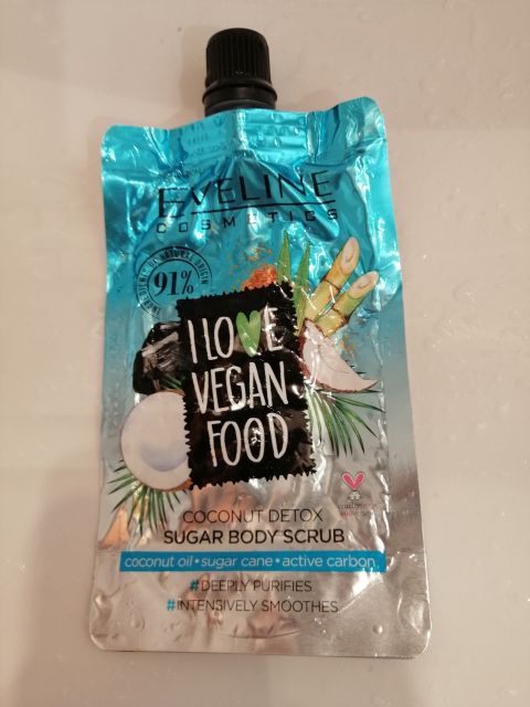 akcja denkowanie! grudzień - kosmetyki w świątecznych opakowaniach i świątecznych kolorach 🎄❄️⛄🎀🎁🎅