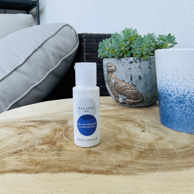 Balance Me Mleczko do demakijażu, Pre and Probiotic Cleansing Milk