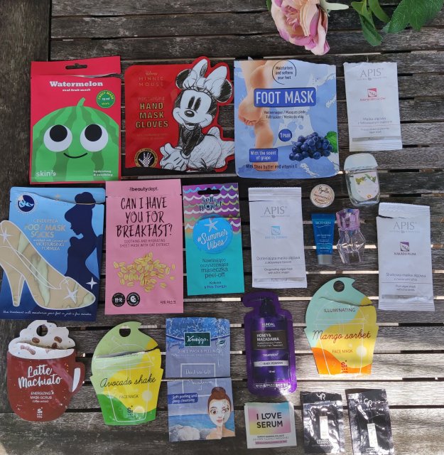 akcja denkowanie! grudzień - kosmetyki w świątecznych opakowaniach i świątecznych kolorach 🎄❄️⛄🎀🎁🎅