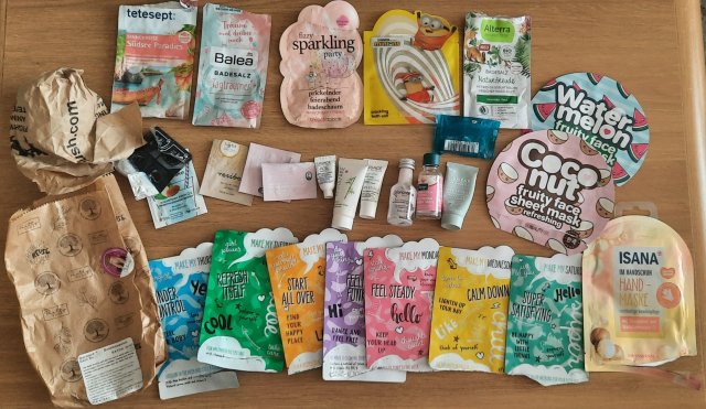 akcja denkowanie! grudzień - kosmetyki w świątecznych opakowaniach i świątecznych kolorach 🎄❄️⛄🎀🎁🎅