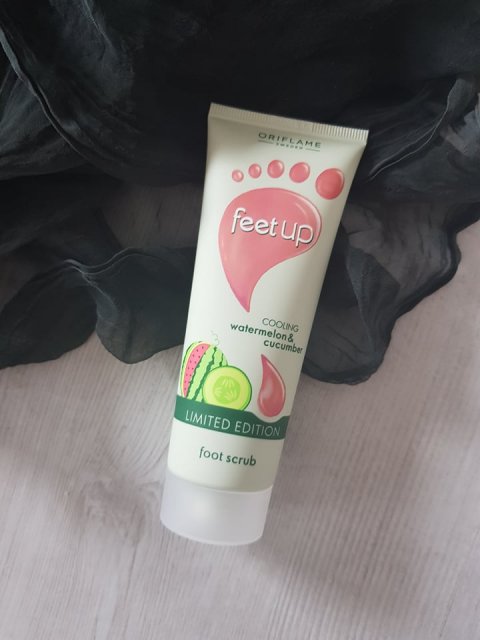 Oriflame Feet Up, Scrub do stóp, Arbuz i ogórek