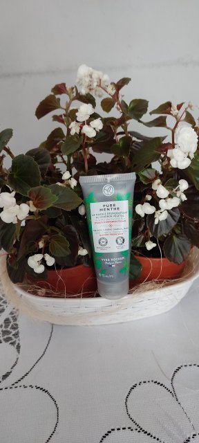 Yves Rocher Maska oczyszczająca z roślinnym węglem 