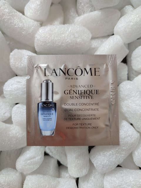 Próbka serum do twarzy 
