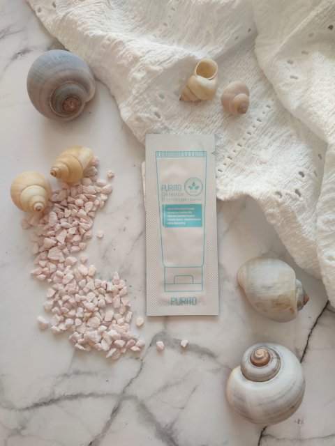 Próbka żelu do mycia twarzy 