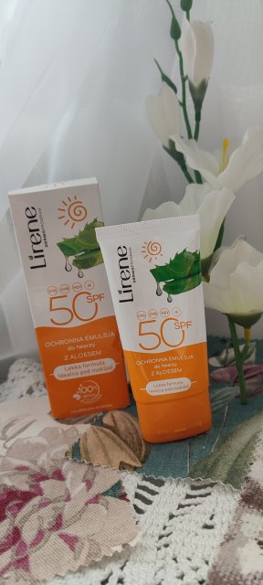 Lirene Dermoprogram, Emulsja do twarzy, Ochronna, Lekka formuła, Z aloesem, SPF50