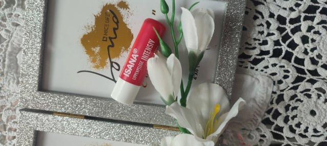 Isana Pomadka ochronna do ust, Intensiv