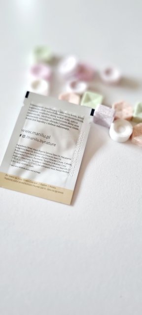 Rozświetlający krem pod oczy