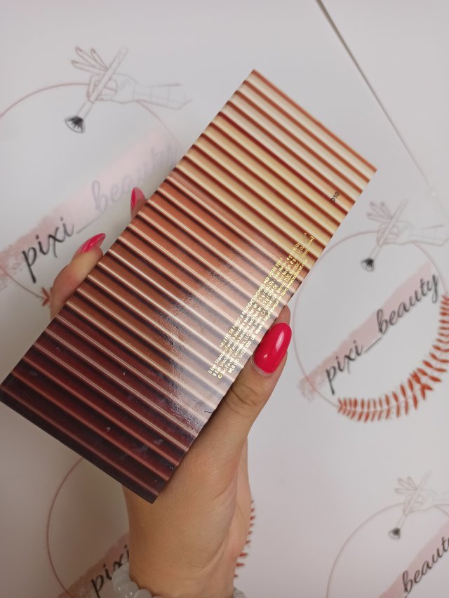 Too faced born this way paleta cieni 