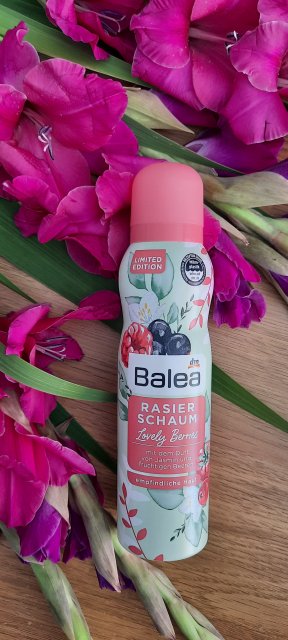 Balea Pianka do golenia, Lovely Berries