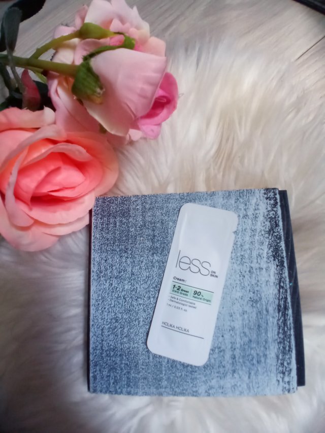Holika Holika Less On Skin, Krem do twarzy