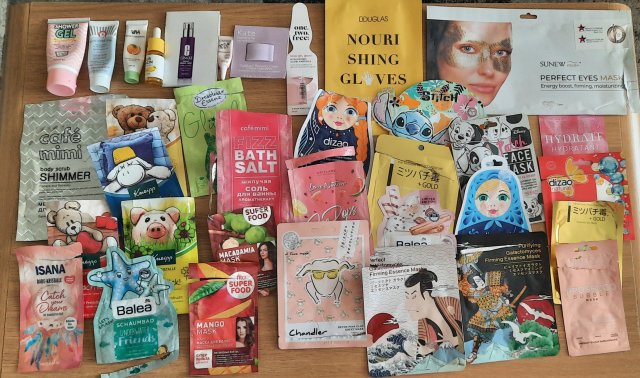 akcja denkowanie! grudzień - kosmetyki w świątecznych opakowaniach i świątecznych kolorach 🎄❄️⛄🎀🎁🎅