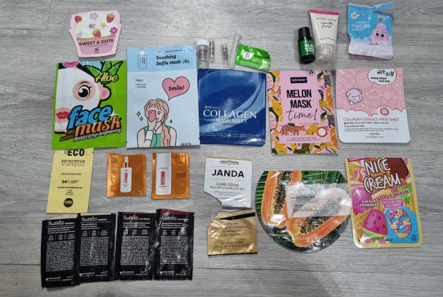 akcja denkowanie! grudzień - kosmetyki w świątecznych opakowaniach i świątecznych kolorach 🎄❄️⛄🎀🎁🎅