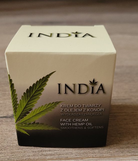 India Cosmetics Krem do twarzy, Z olejem konopnym