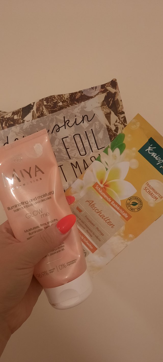 akcja denkowanie! grudzień - kosmetyki w świątecznych opakowaniach i świątecznych kolorach 🎄❄️⛄🎀🎁🎅