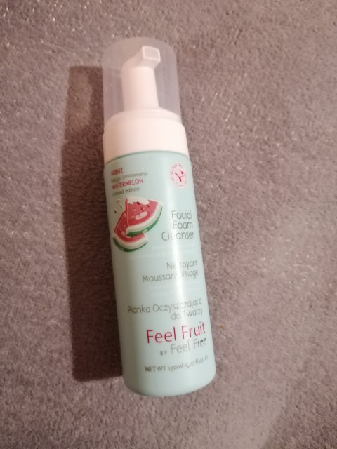 Feel Free Facial Foam Cleanser, Myjąca pianka do twarzy