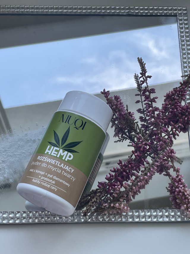 NIUQI Hemp, Puder do mycia twarzy, Rozświetlający, Olej z konopii