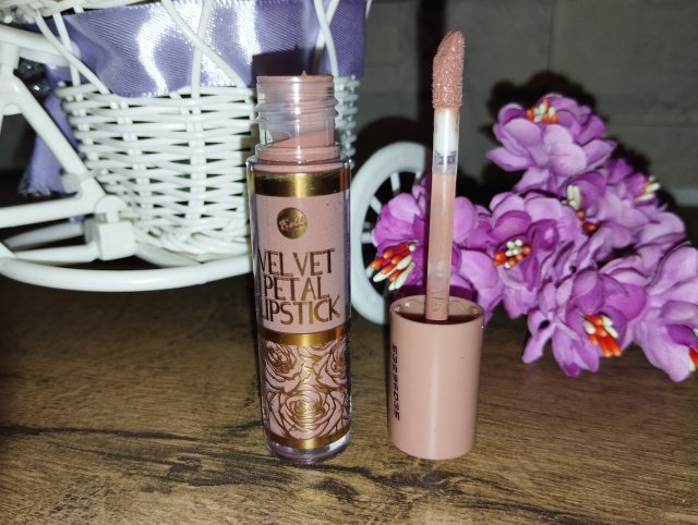 Bell Velvet Petal Lipstick, Pomadka do ust w płynie, nr 01 Tea Rose