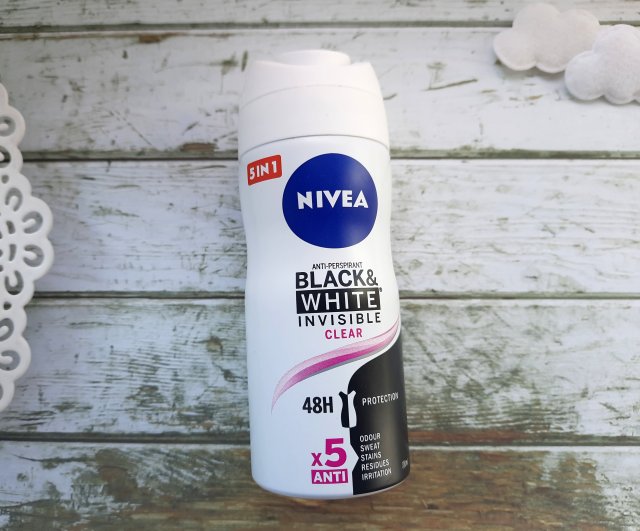 Nivea Antyperspirant w sprayu, Black & White, Invisible, Clear