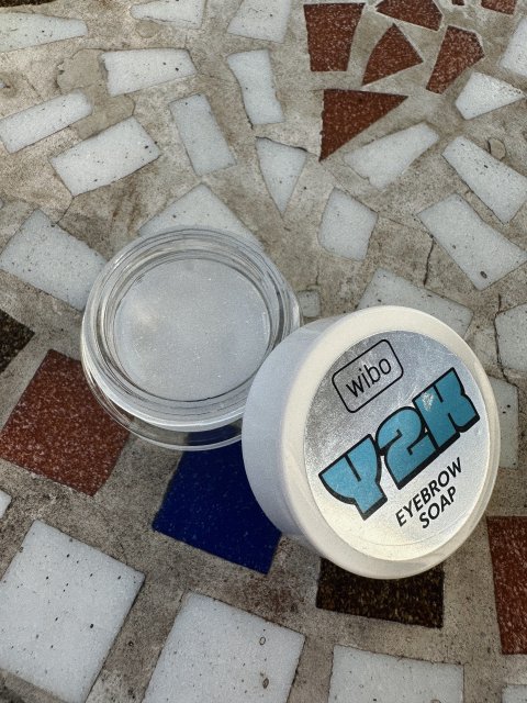 Wibo Y2K, Mydło do brwi, Eyebrow Soap, Ze srebrnym refleksem