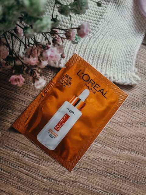 L'Oréal Revitalift Clinical, Serum do twarzy, Z 12% witaminy C + witaminą E + kwasem salicylowym