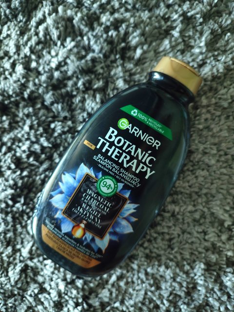 Garnier Botanic Therapy, Węgiel Aktywny i Olej z Czarnuszki, Szampon do włosów, Balansujący, Bez silikonów
