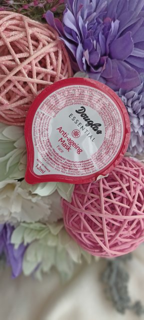 Douglas Essential, Maseczka do twarzy w kapsułce, Anti-ageing Mask