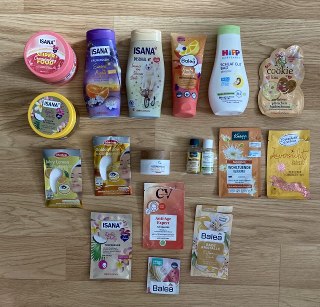 akcja denkowanie! grudzień - kosmetyki w świątecznych opakowaniach i świątecznych kolorach 🎄❄️⛄🎀🎁🎅