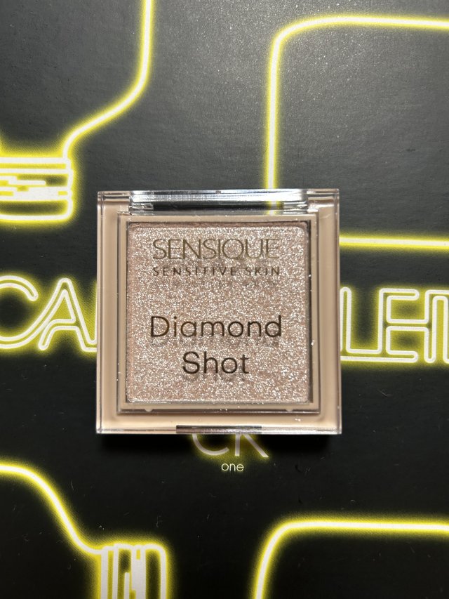 DASO Beauty wypiekany rozświetlacz DUO oraz Sensique Diamond Shot