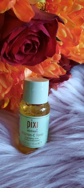 Pixi Tonik do twarzy, Skintreats, Vitamin-C Tonic, Brightening Tonic.