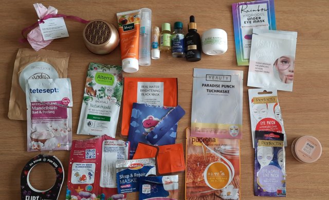 akcja denkowanie! grudzień - kosmetyki w świątecznych opakowaniach i świątecznych kolorach 🎄❄️⛄🎀🎁🎅