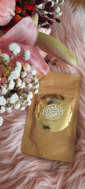 BodyBoom Peeling do ciała kawowy, Shimmer Gold, Błyskotliwy Prowokator