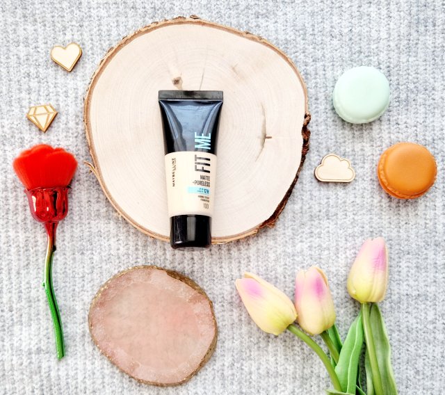 Maybelline Fit Me!, Podkład do twarzy, Matujący i wygładzający pory, nr 100