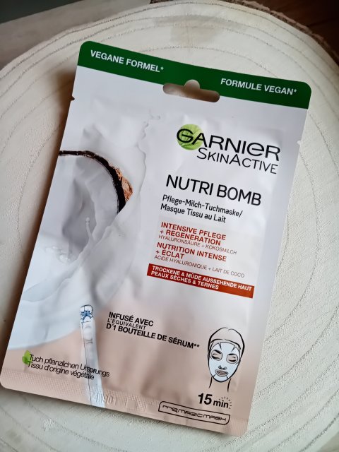 Garnier Skin Active, Nutri Bomb, Maska do twarzy w płacie, Z mlekiem kokosowym i kwasem hialuronowym