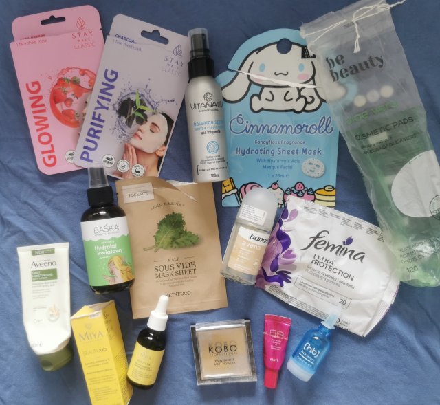 Denkowanie część druga :) Grudzień, kosmetyki w świątecznych opakowaniach lub w świątecznych kolorach: czerwonym, zielonym i złotym 