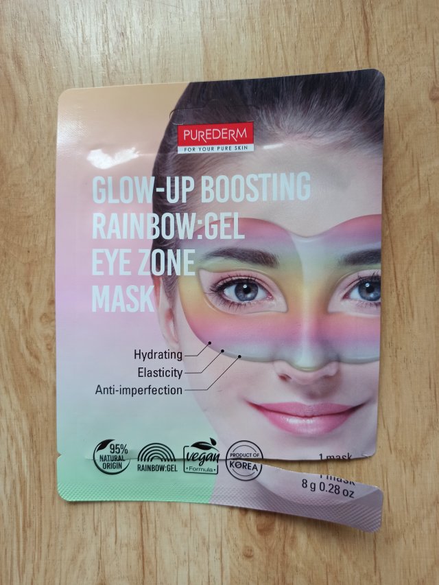 Denkowanie część druga :) Grudzień, kosmetyki w świątecznych opakowaniach lub w świątecznych kolorach: czerwonym, zielonym i złotym 