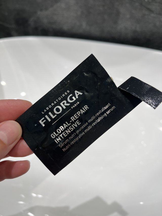 Denkowanie część druga :) Grudzień, kosmetyki w świątecznych opakowaniach lub w świątecznych kolorach: czerwonym, zielonym i złotym 