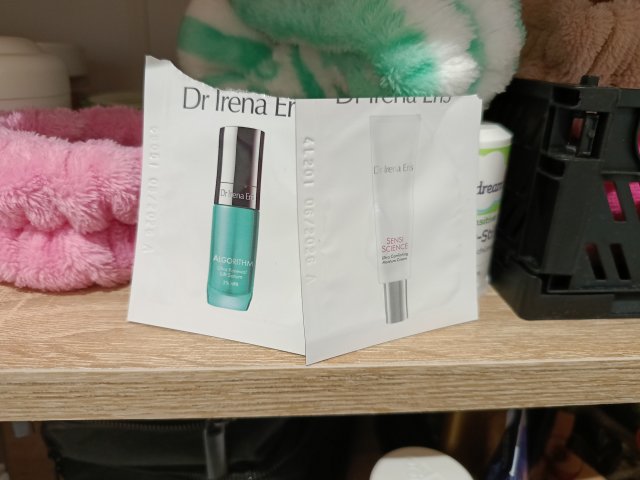 Denkowanie część druga :) Grudzień, kosmetyki w świątecznych opakowaniach lub w świątecznych kolorach: czerwonym, zielonym i złotym 