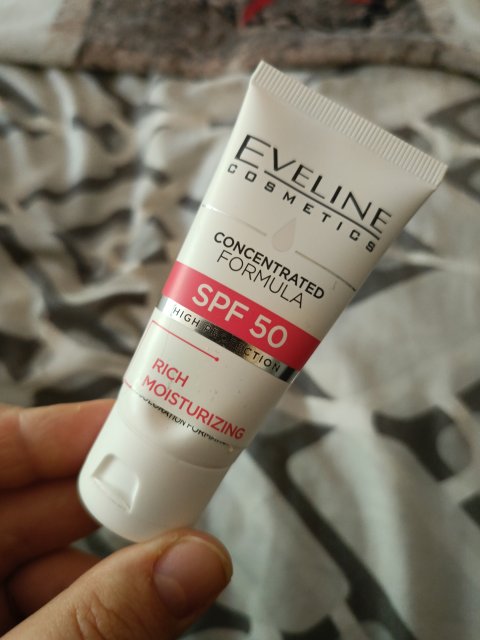 Denkowanie część druga :) Grudzień, kosmetyki w świątecznych opakowaniach lub w świątecznych kolorach: czerwonym, zielonym i złotym 