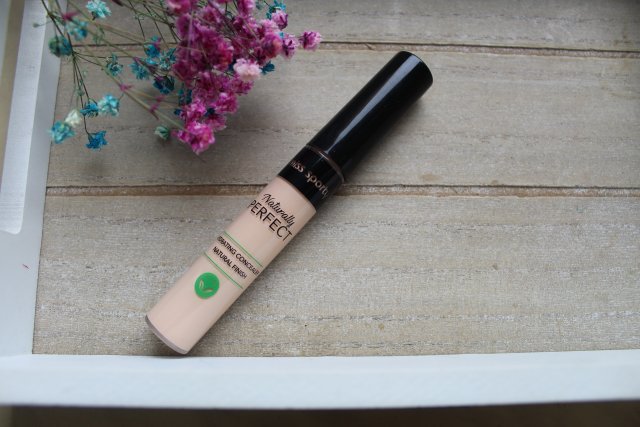 Miss Sporty Naturally Perfect, Korektor, Nawilżający, Light 001