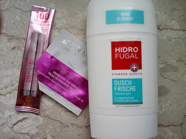 Denkowanie część druga :) Grudzień, kosmetyki w świątecznych opakowaniach lub w świątecznych kolorach: czerwonym, zielonym i złotym 