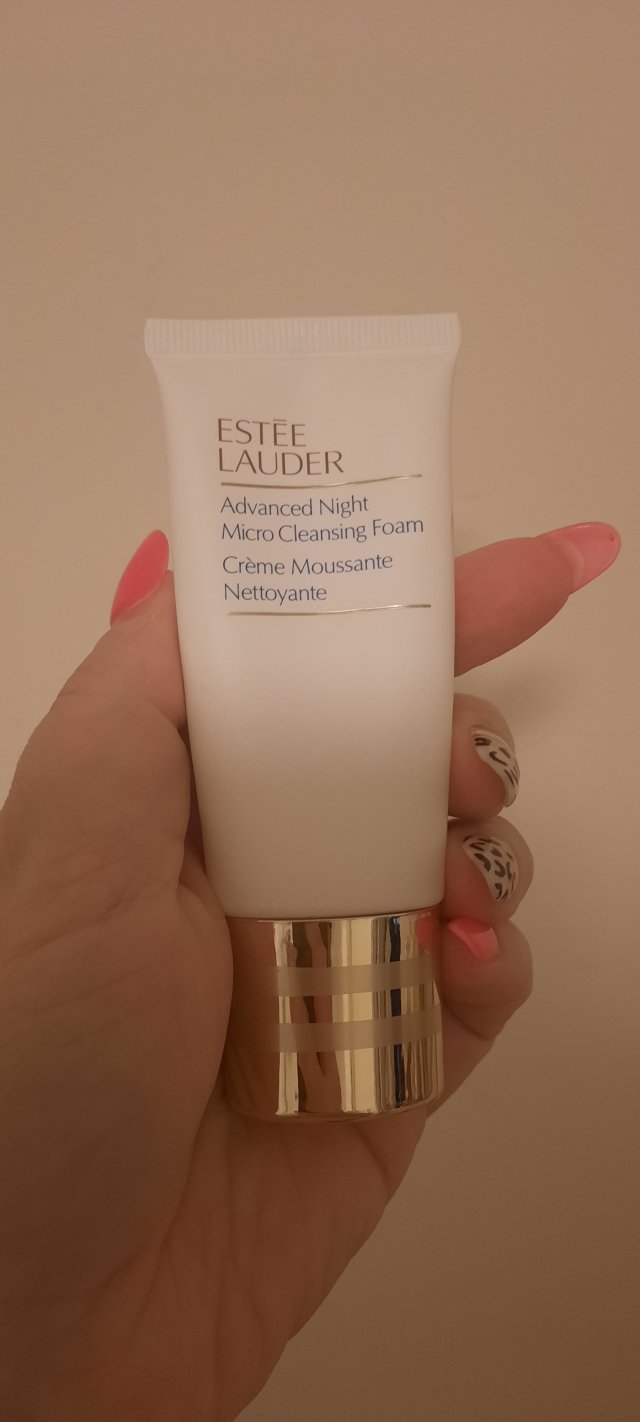 Denkowanie część druga :) Grudzień, kosmetyki w świątecznych opakowaniach lub w świątecznych kolorach: czerwonym, zielonym i złotym 