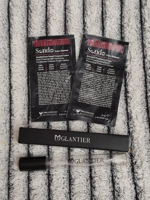 Denkowanie część druga :) Grudzień, kosmetyki w świątecznych opakowaniach lub w świątecznych kolorach: czerwonym, zielonym i złotym 