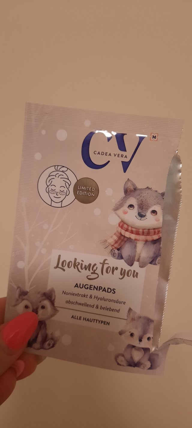 Denkowanie część druga :) Grudzień, kosmetyki w świątecznych opakowaniach lub w świątecznych kolorach: czerwonym, zielonym i złotym 