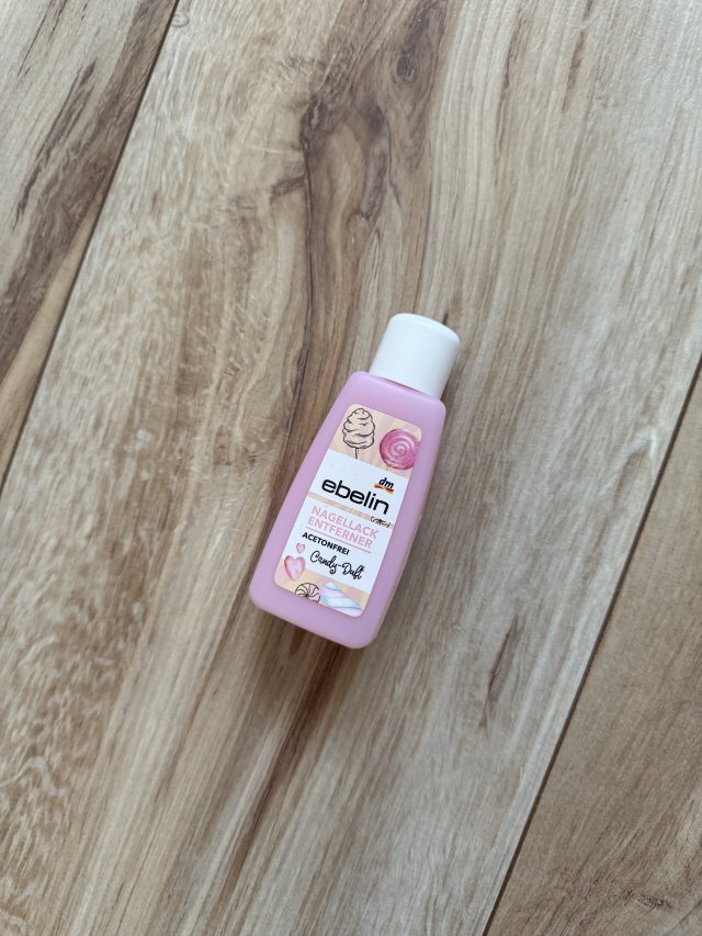 Denkowanie część druga :) Grudzień, kosmetyki w świątecznych opakowaniach lub w świątecznych kolorach: czerwonym, zielonym i złotym 