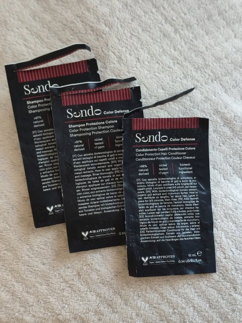 Denkowanie część druga :) Grudzień, kosmetyki w świątecznych opakowaniach lub w świątecznych kolorach: czerwonym, zielonym i złotym 