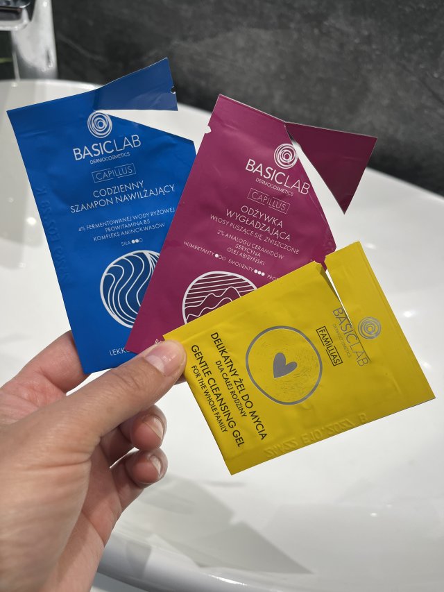 Denkowanie część druga :) Grudzień, kosmetyki w świątecznych opakowaniach lub w świątecznych kolorach: czerwonym, zielonym i złotym 