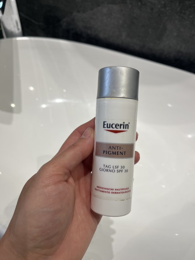 Denkowanie część druga :) Grudzień, kosmetyki w świątecznych opakowaniach lub w świątecznych kolorach: czerwonym, zielonym i złotym 